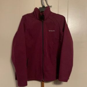 Columbia Fleece Lined Shell Jacket size XL Women’s Raspberry Purple in color